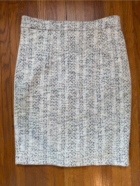 Banana Republic Cream and Black Tweed Pencil Skirt